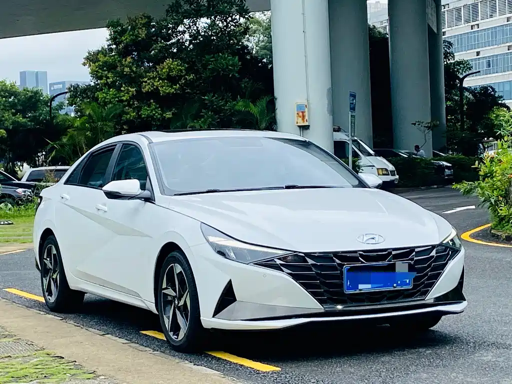 Hyundai Elantra — миниатюра 3
