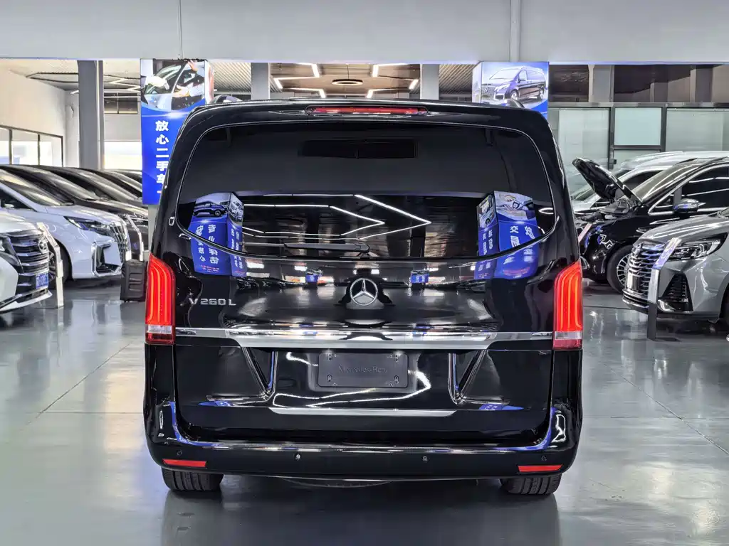 Mercedes-Benz V-Class — миниатюра 18