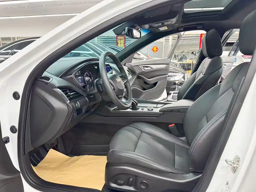 Cadillac CT5 — миниатюра 7