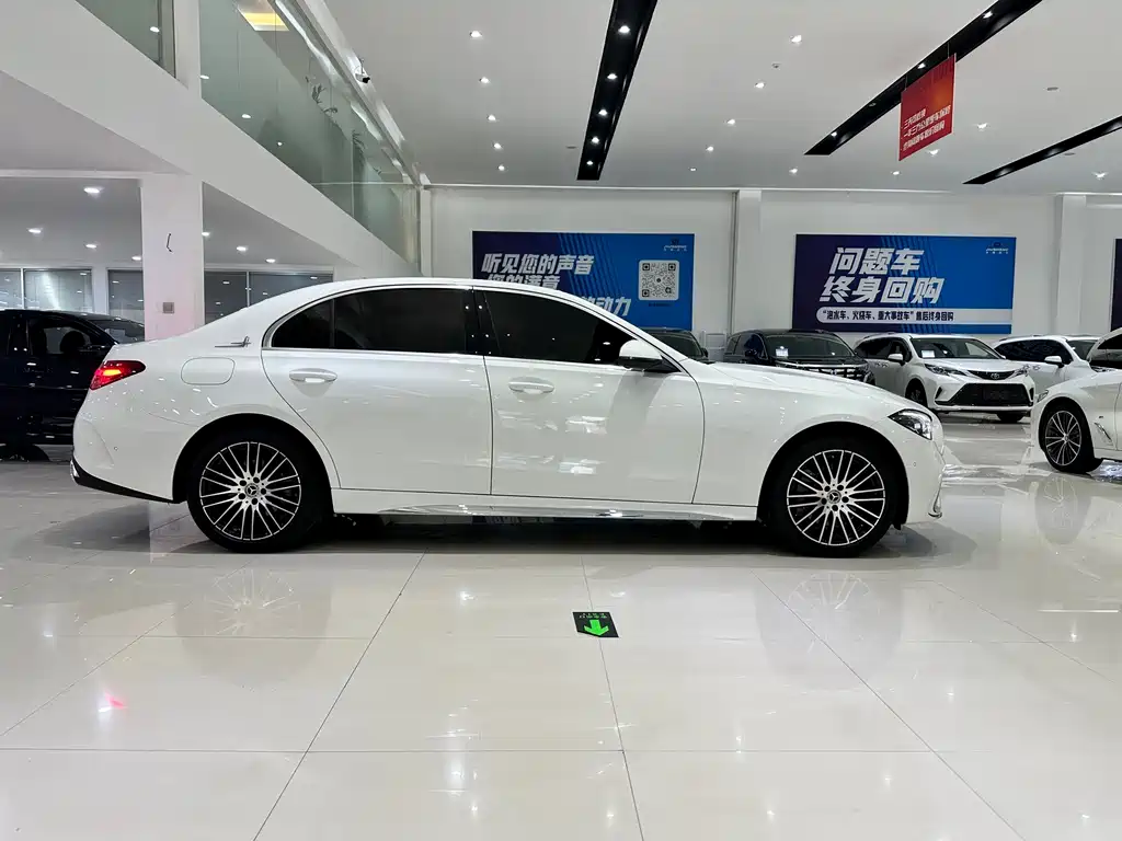 Mercedes-Benz C-Class — миниатюра 4