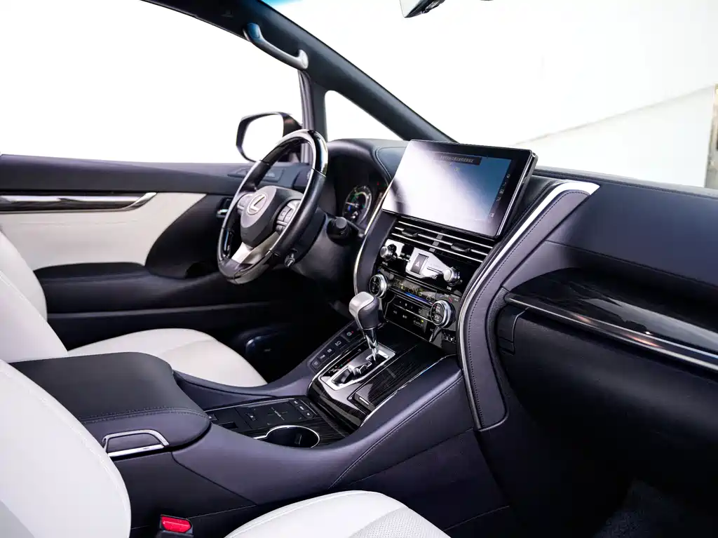 Lexus LM — миниатюра 6