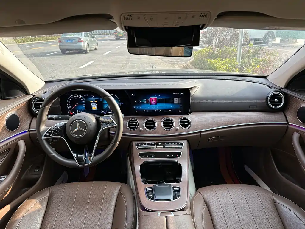 MERCEDES-BENZ E CLASS