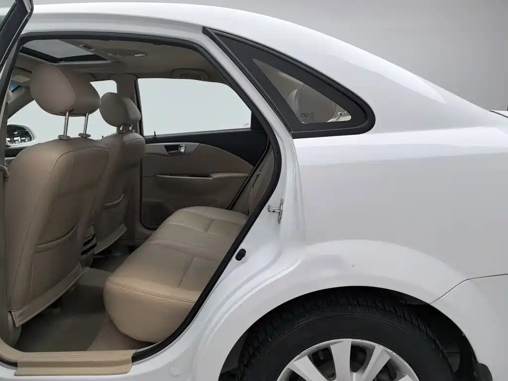 Buick Excelle — миниатюра 15