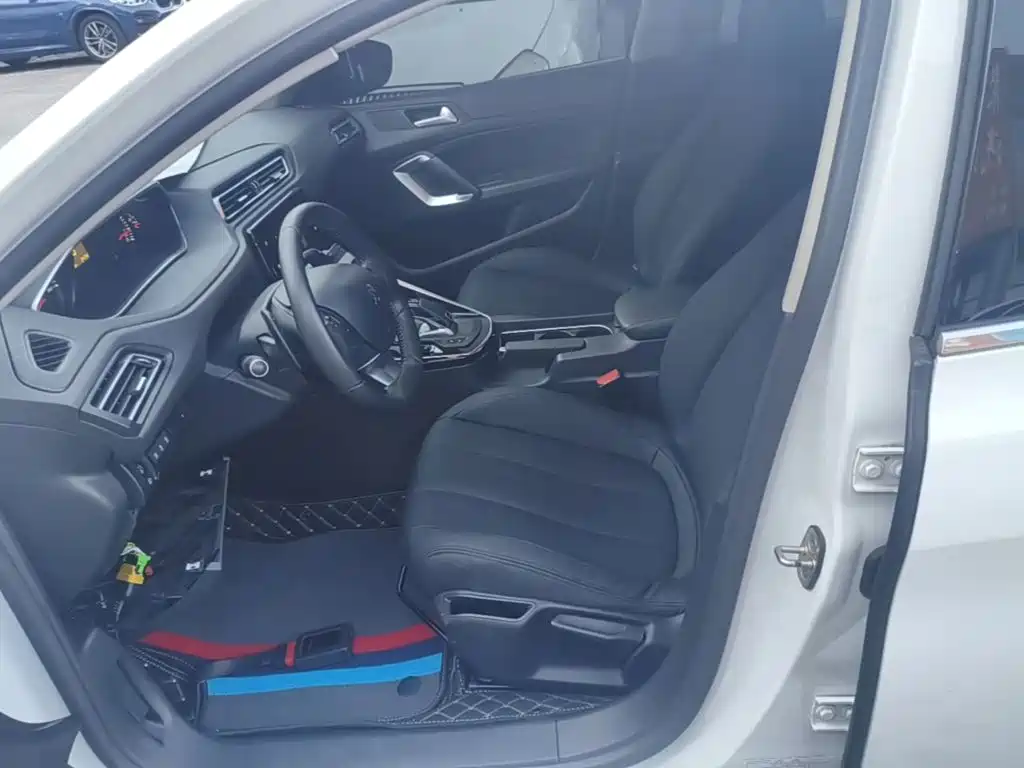 Peugeot 308 — миниатюра 15