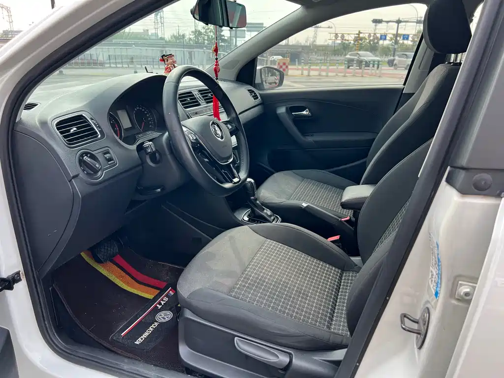 Volkswagen Polo — миниатюра 13