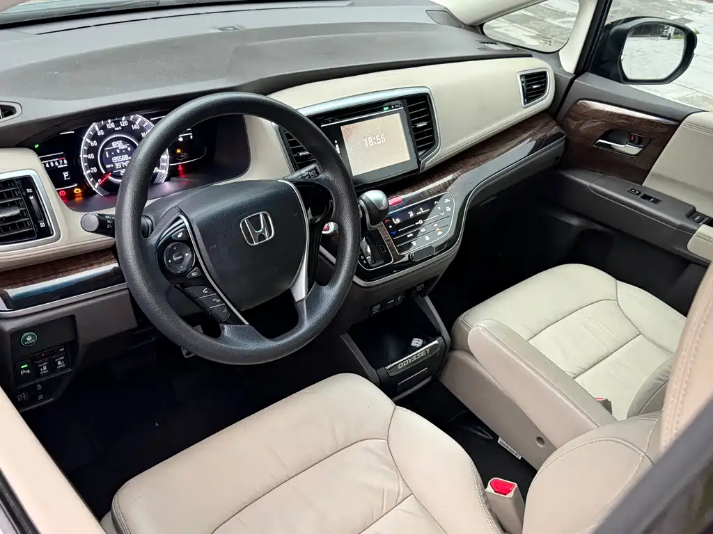 Honda Odyssey 2015 2.4L Luxury