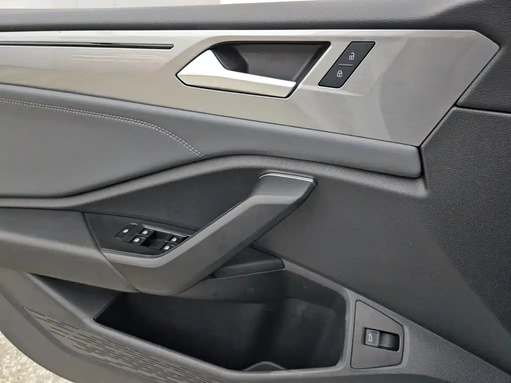 Volkswagen Sagitar — миниатюра 8