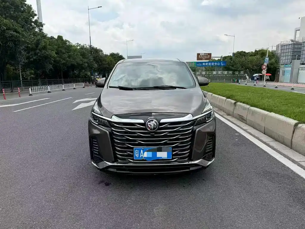 Buick GL8 — миниатюра 2