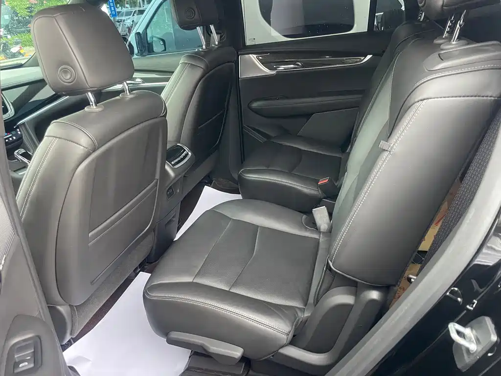 Cadillac XT6 — миниатюра 9