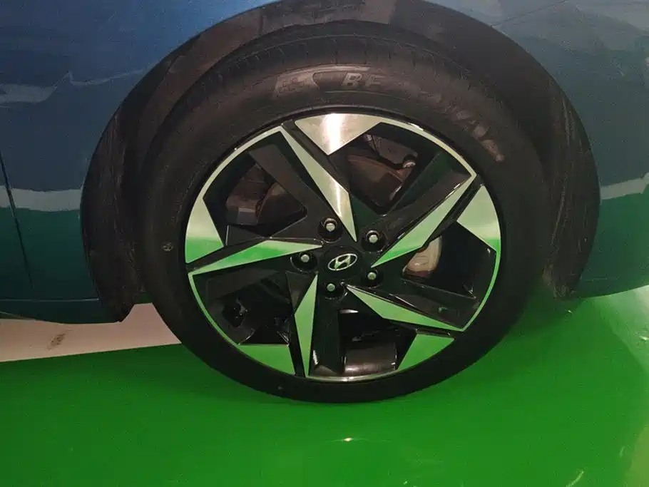 Hyundai Elantra — миниатюра 6