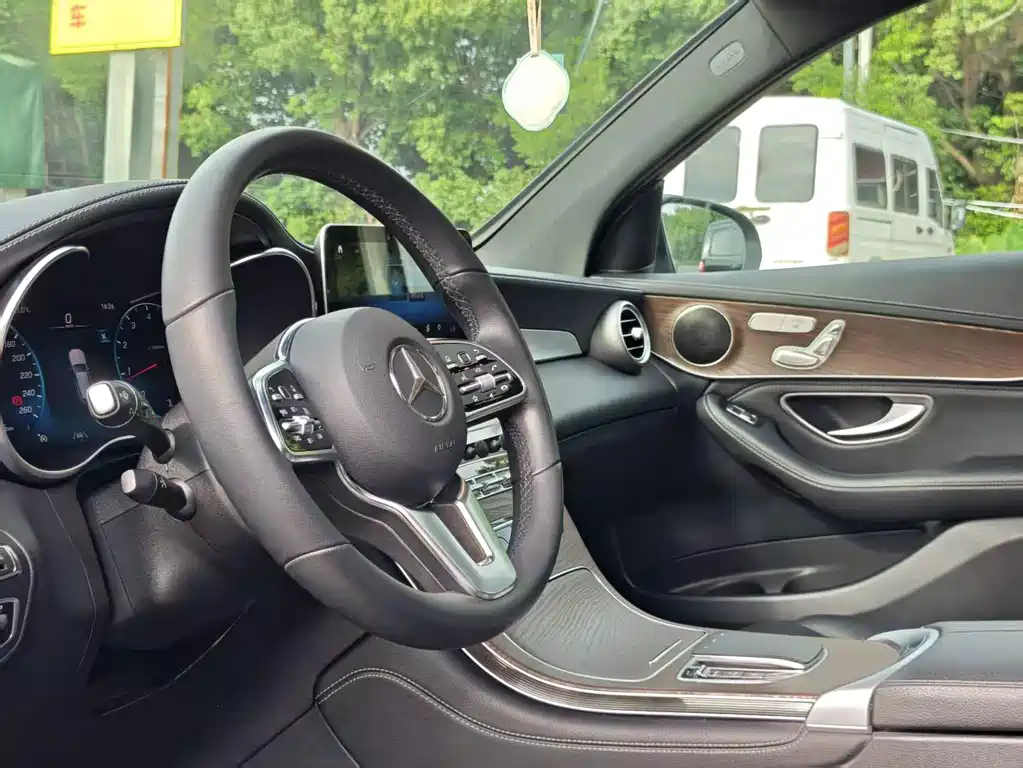 Mercedes-Benz GLC — миниатюра 8