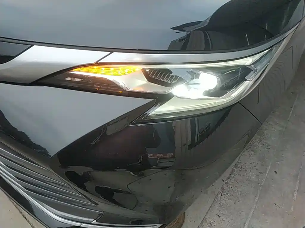Toyota Sienna — миниатюра 24