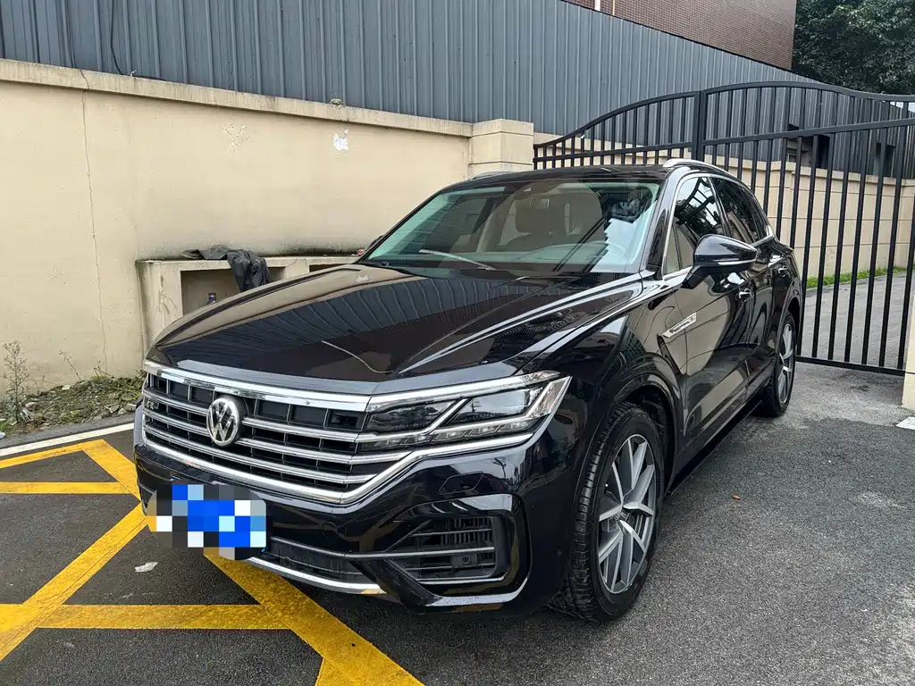 VOLKSWAGEN TOUAREG