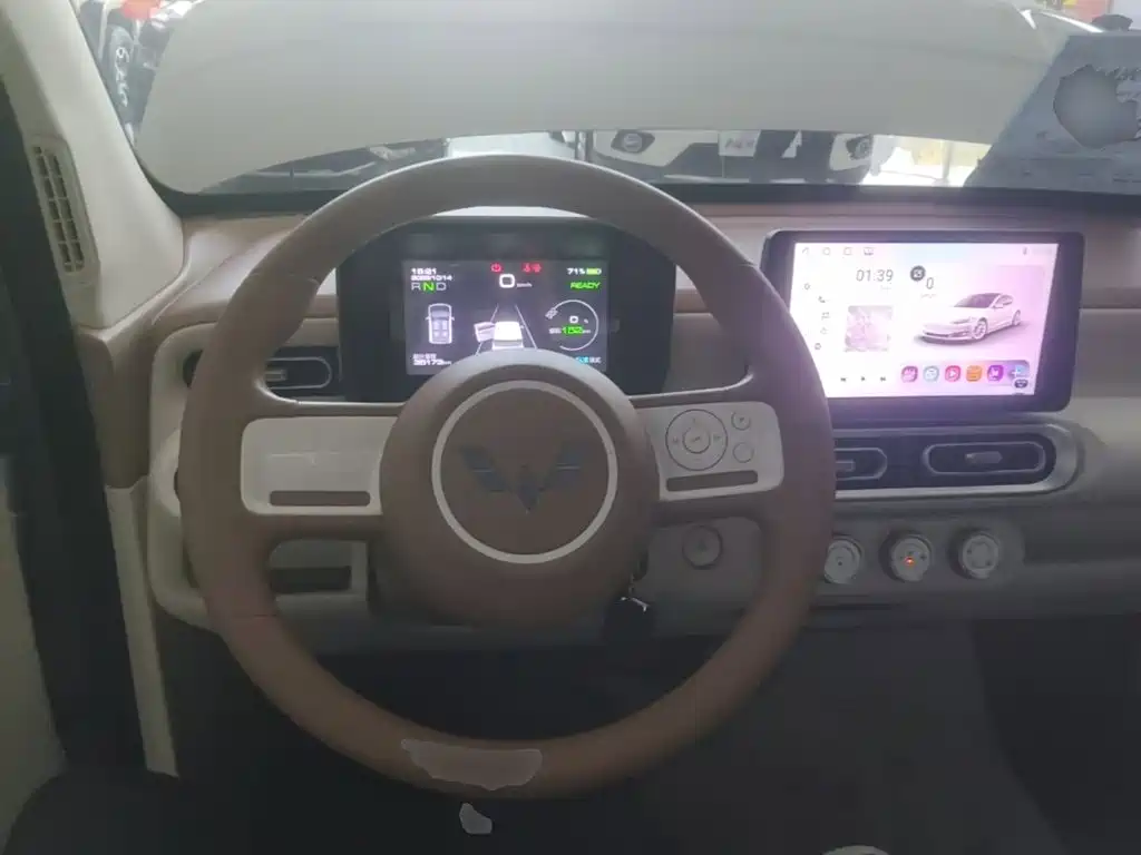 Wuling MINIEV — миниатюра 10