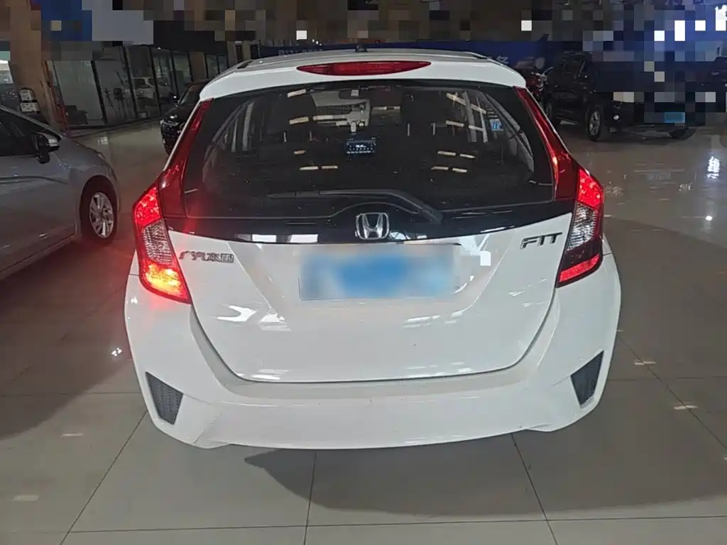Honda Fit — миниатюра 6
