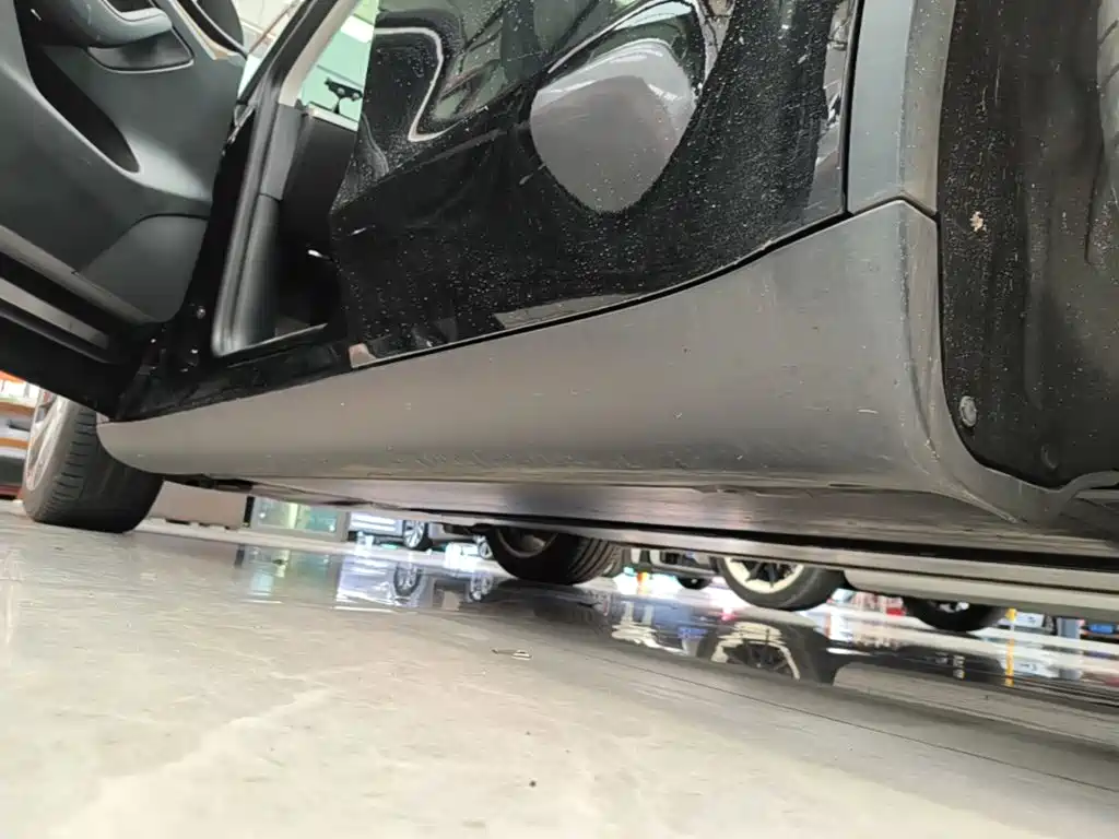 Tesla Model Y — миниатюра 22