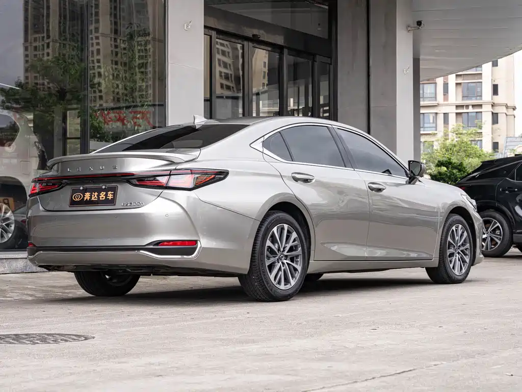 Lexus ES — миниатюра 3