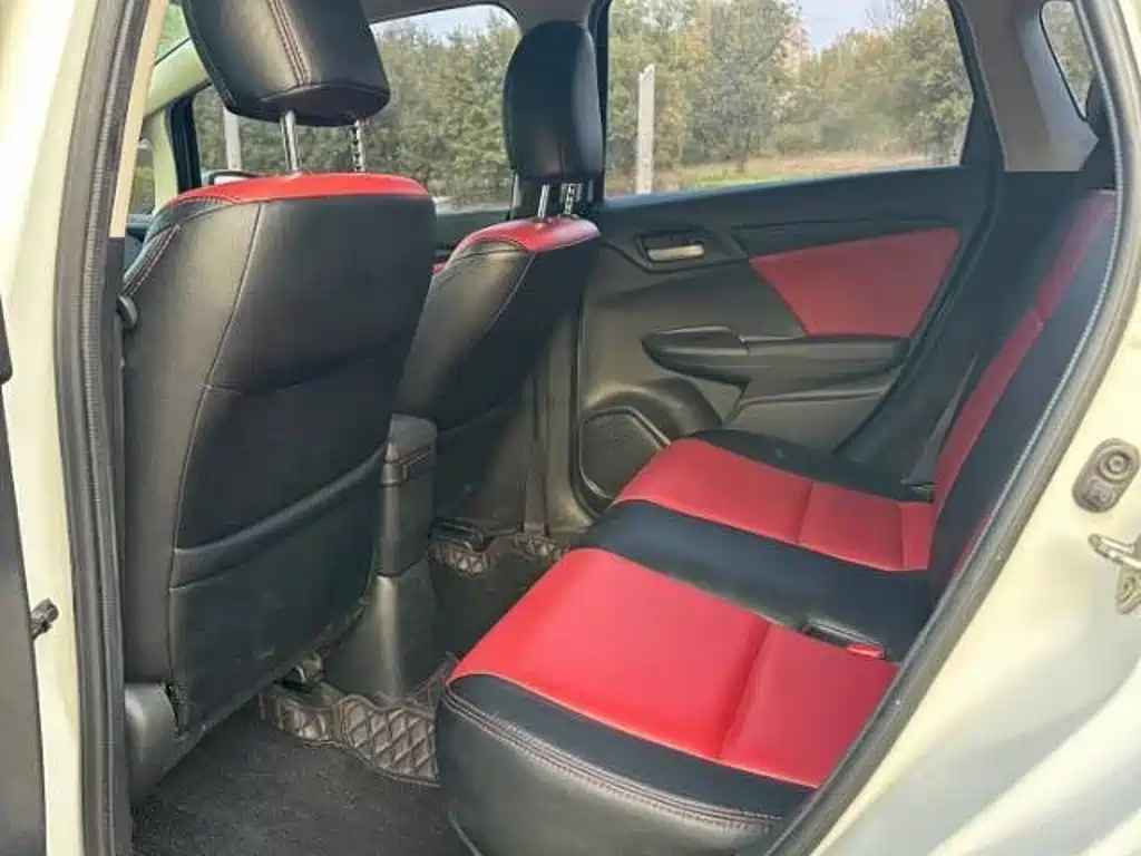 Honda Fit — миниатюра 7