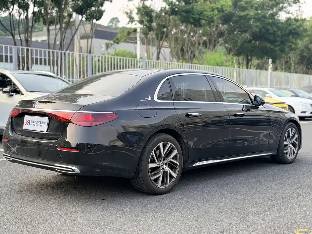 Mercedes-Benz E-Class — миниатюра 15