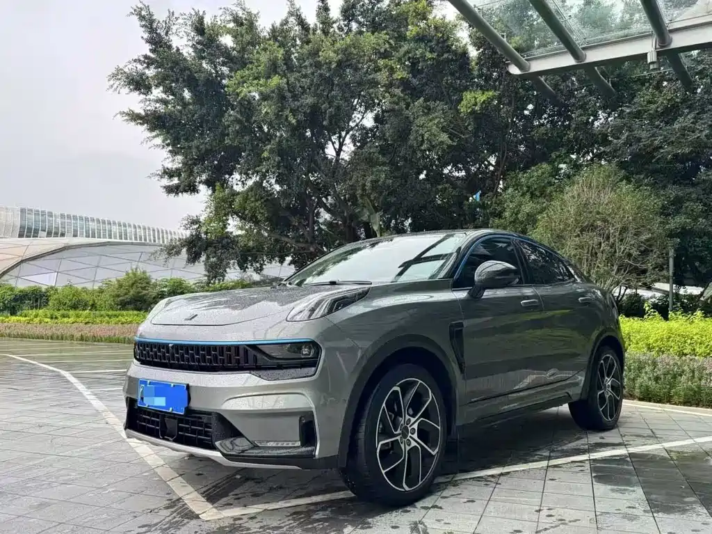 Lynk & Co 05