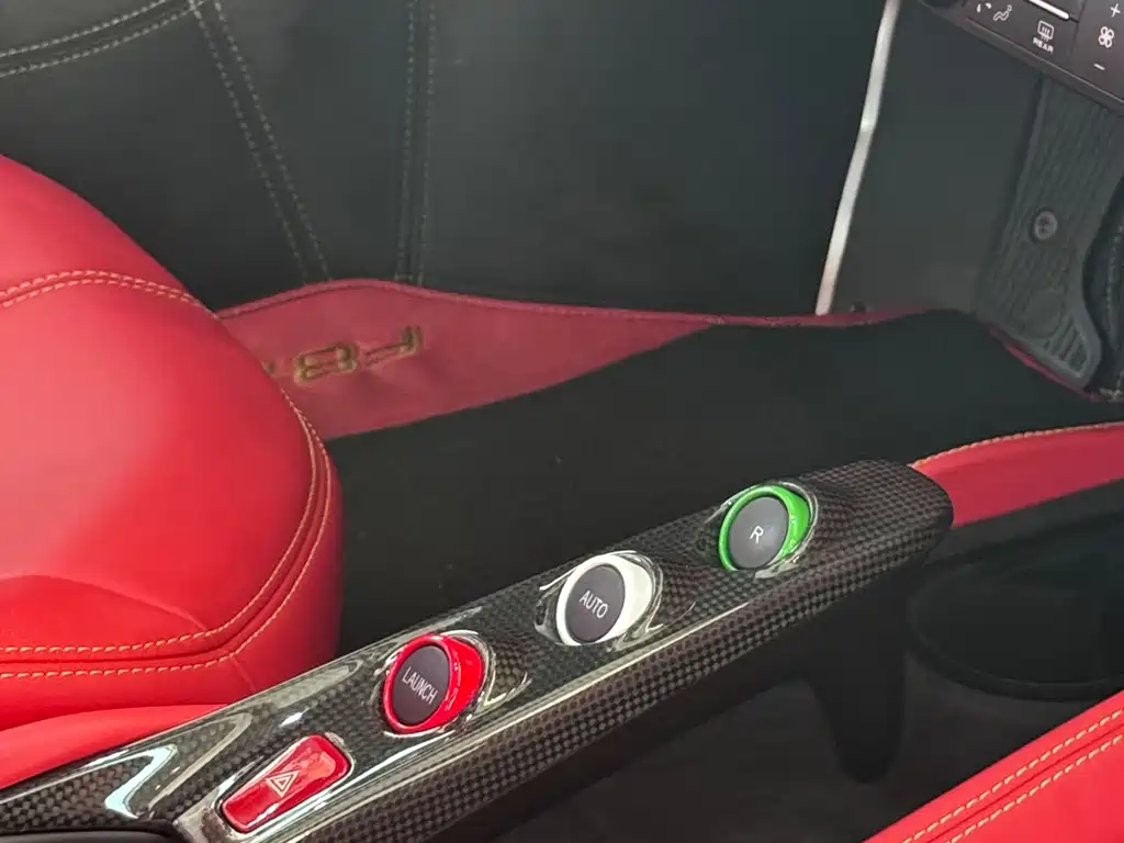 Ferrari F8 — миниатюра 5