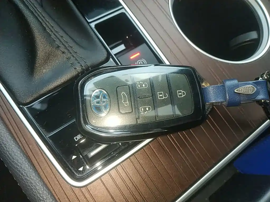 Toyota Sienna — миниатюра 9