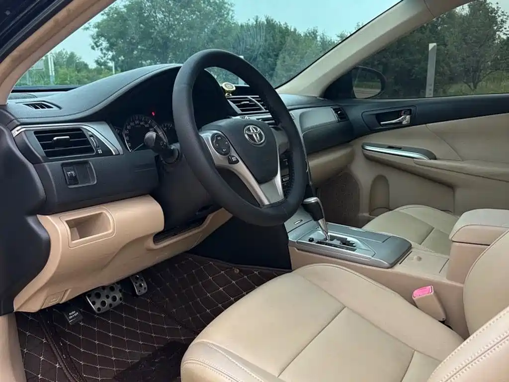 Toyota Camry — миниатюра 8