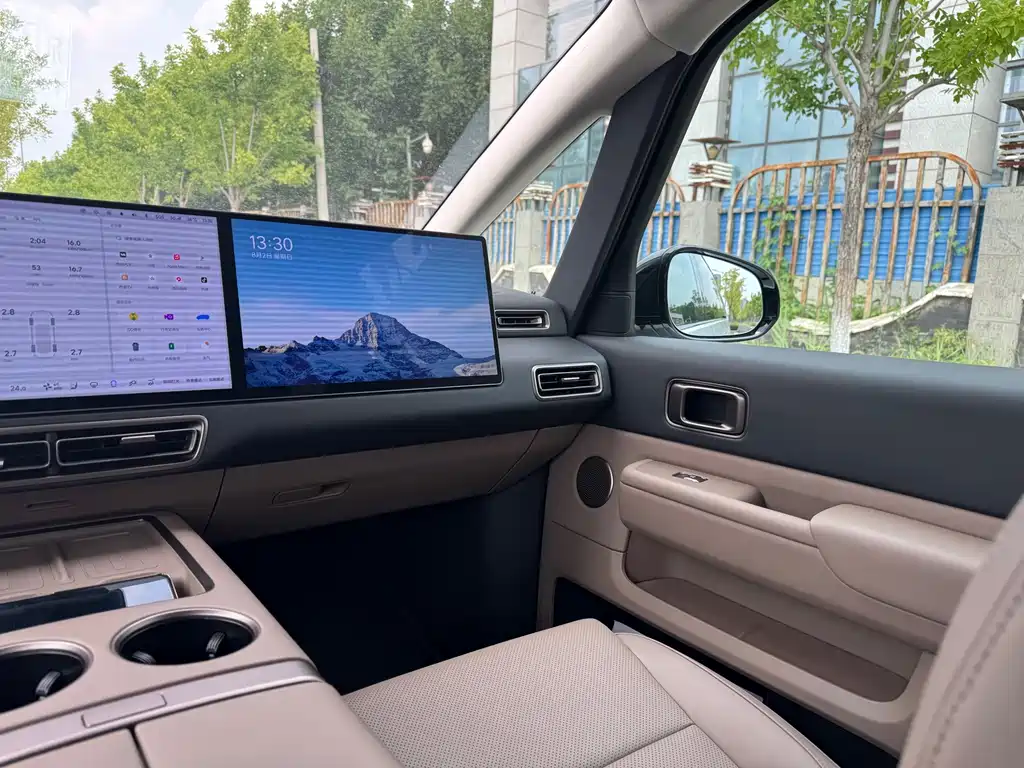 Li Auto Li MEGA — миниатюра 14