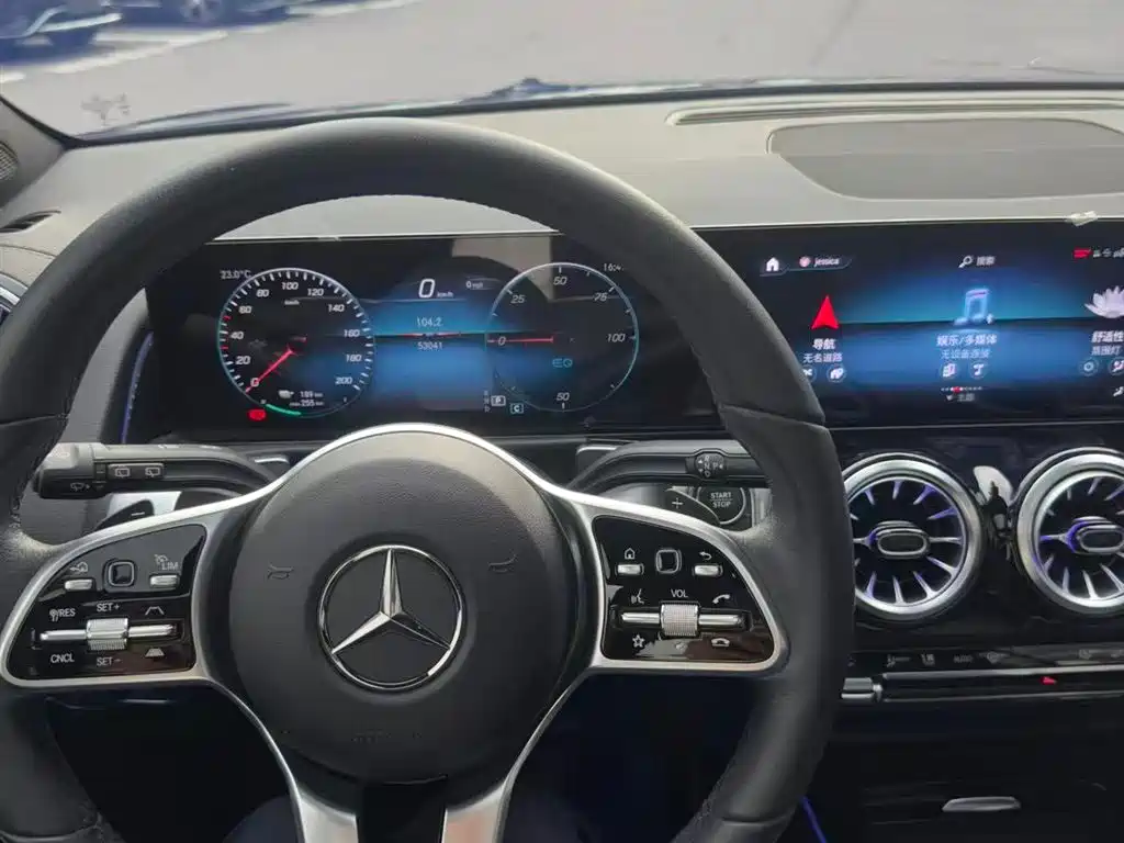 Mercedes-Benz EQB — миниатюра 19
