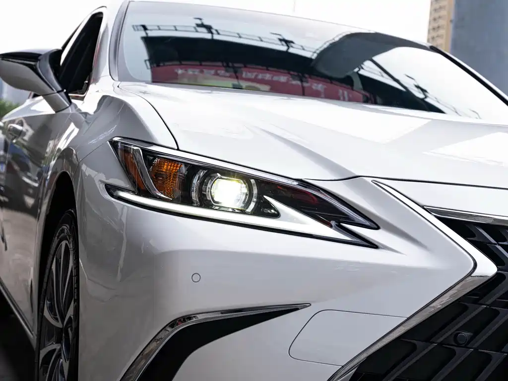Lexus ES — миниатюра 6