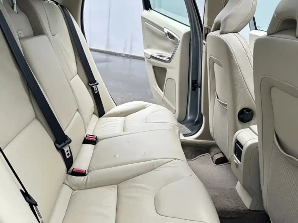 Volvo XC60 (Import) — миниатюра 12