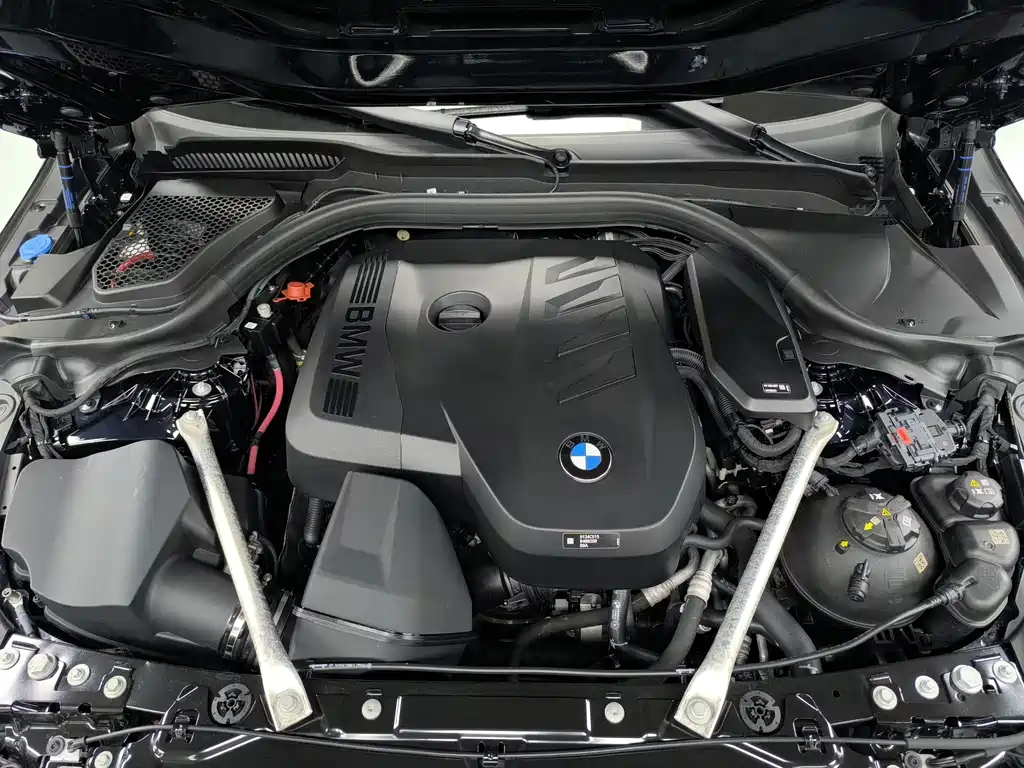 BMW 5 Series — миниатюра 17