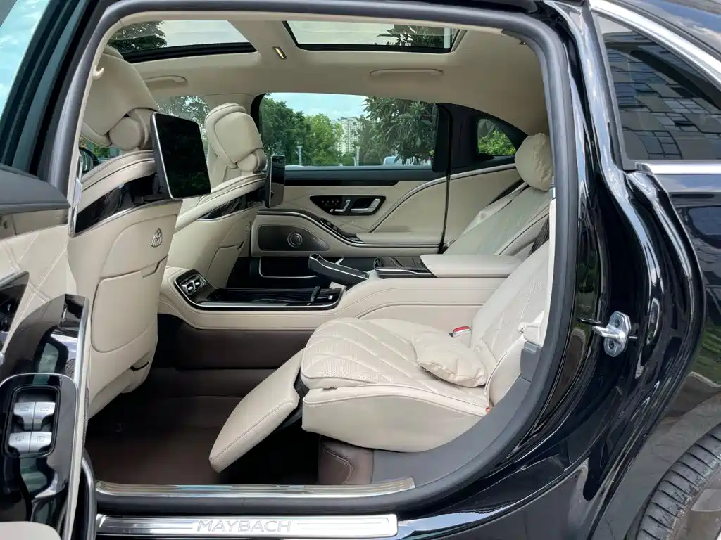 Mercedes-Benz S-Class — миниатюра 12