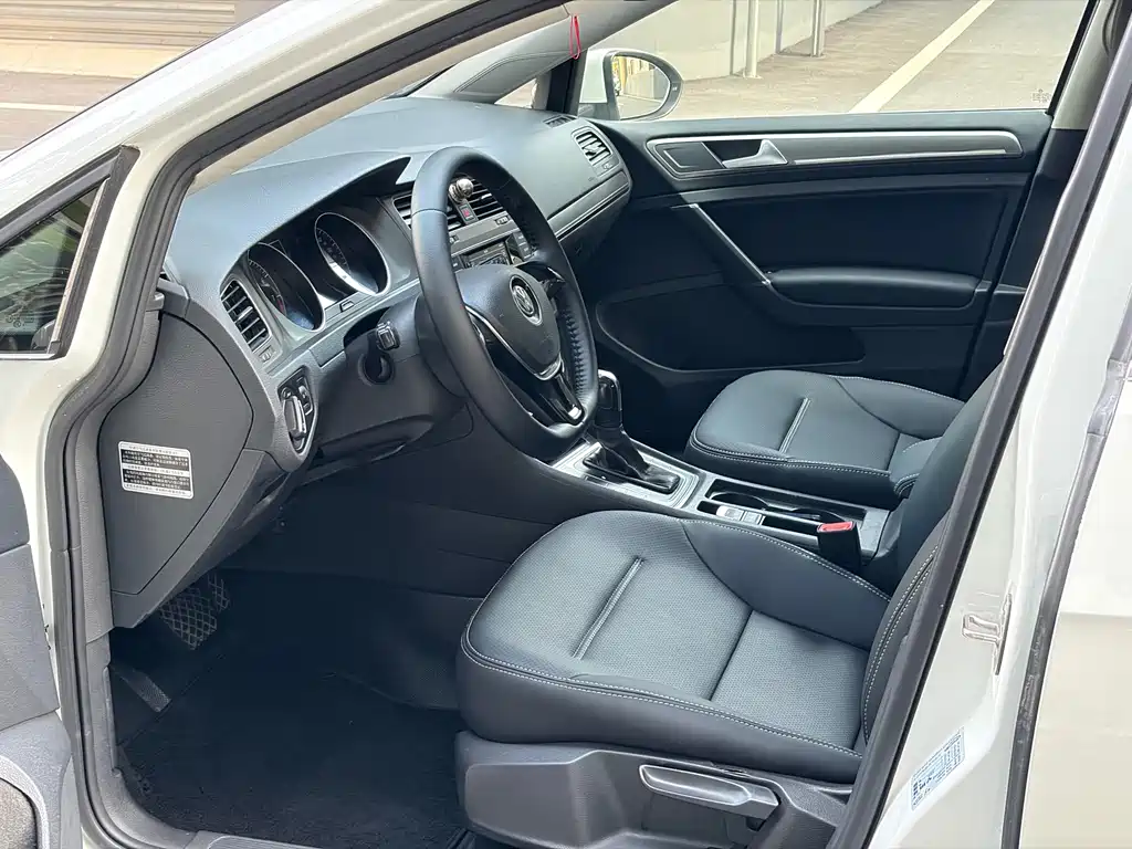 Volkswagen Golf — миниатюра 6