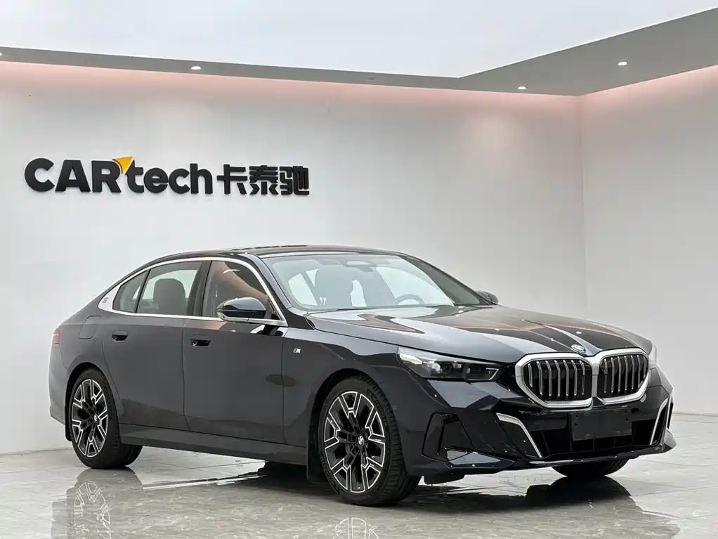 BMW 5 Series — миниатюра 6