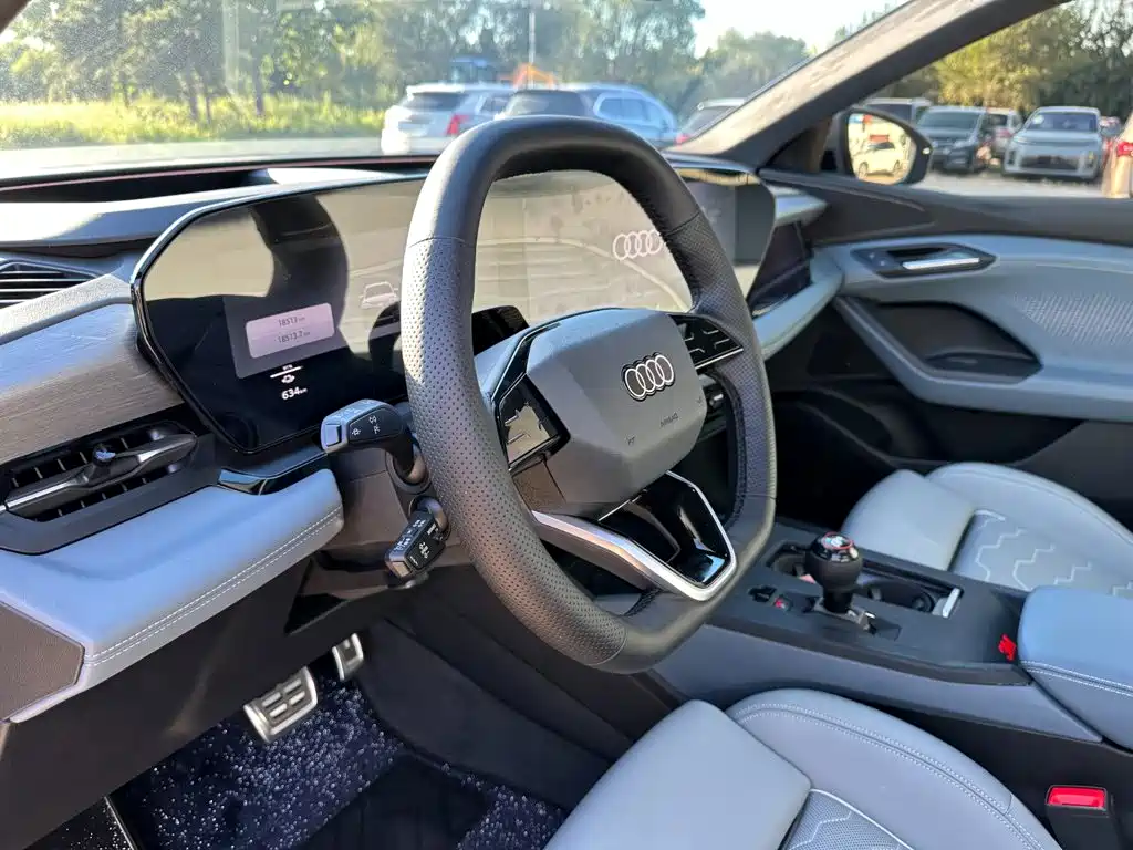 Audi Q6L e-tron — миниатюра 11