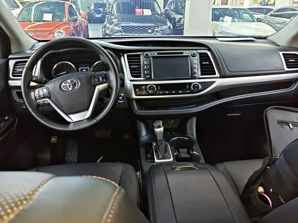 Toyota Highlander — миниатюра 10