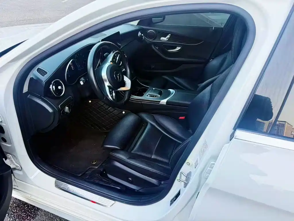 Mercedes-Benz C-Class — миниатюра 4