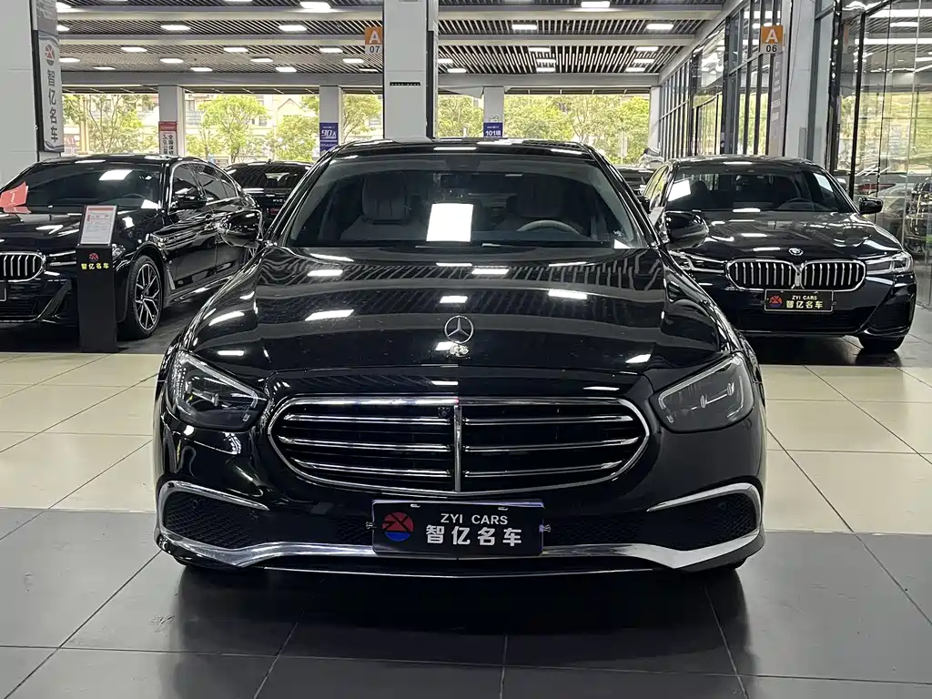 Mercedes-Benz E-Class — миниатюра 2