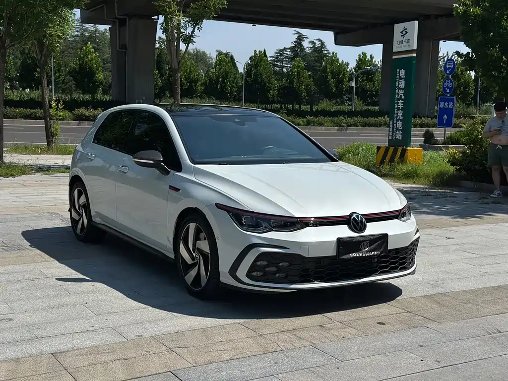 Volkswagen Golf GTI — миниатюра 3