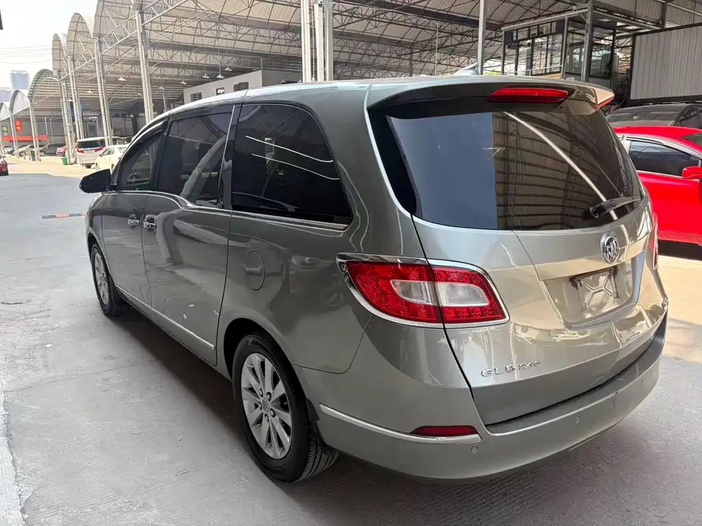 Buick GL8 — миниатюра 6