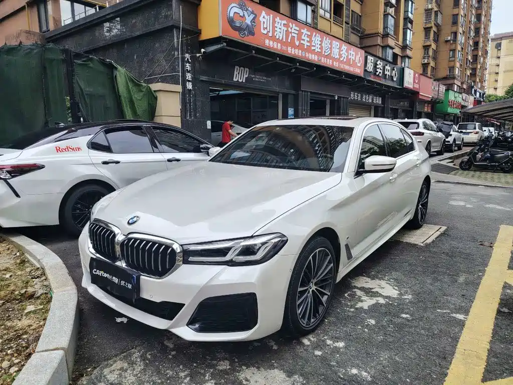 BMW 5 Series — миниатюра 2