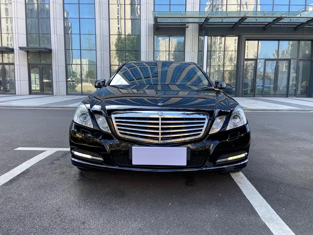 Mercedes-Benz E-Class — миниатюра 8