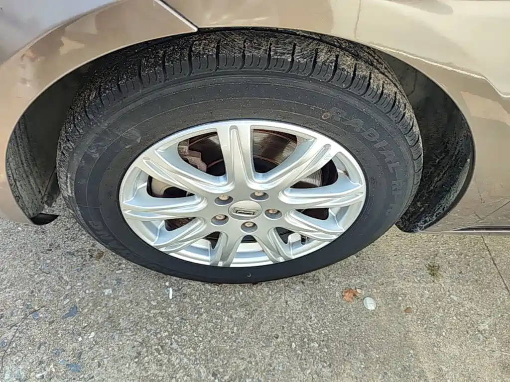 Qoros Qoros 3 — миниатюра 23