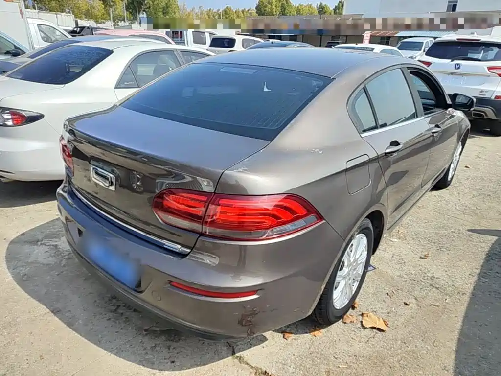 Qoros Qoros 3 — миниатюра 7