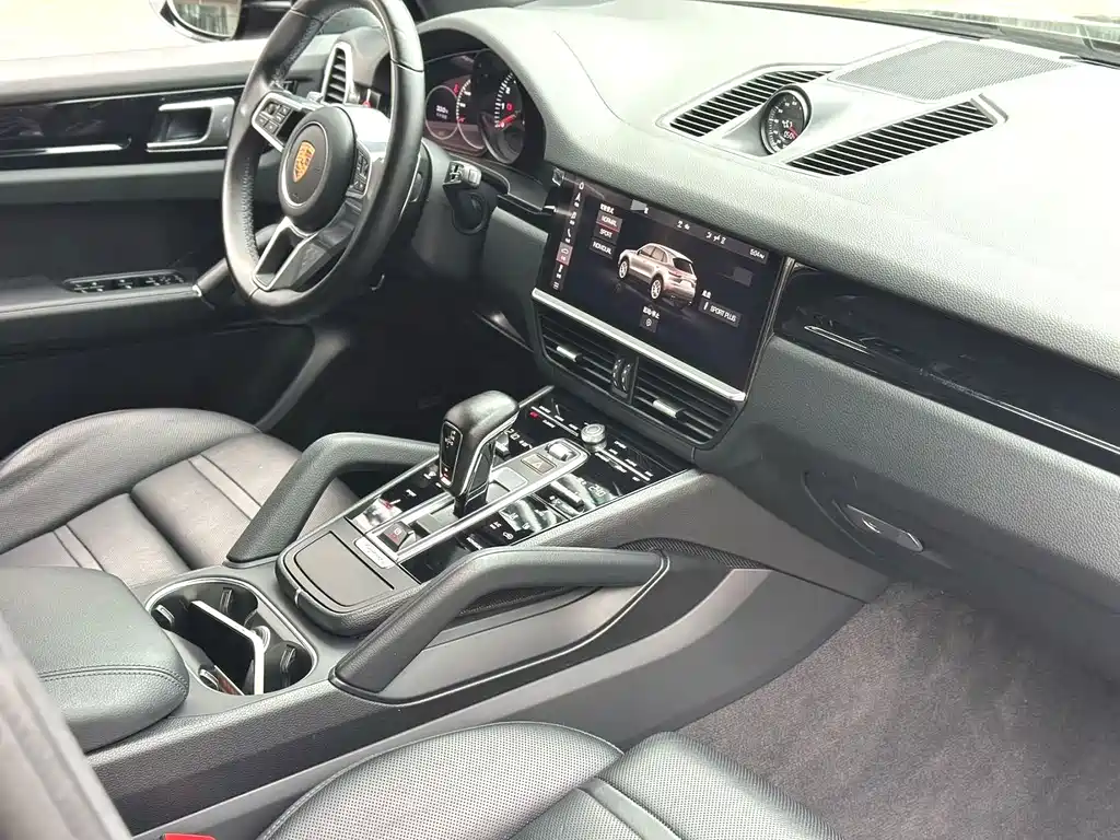 Porsche Cayenne — миниатюра 7