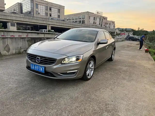 2015 Volvo S60