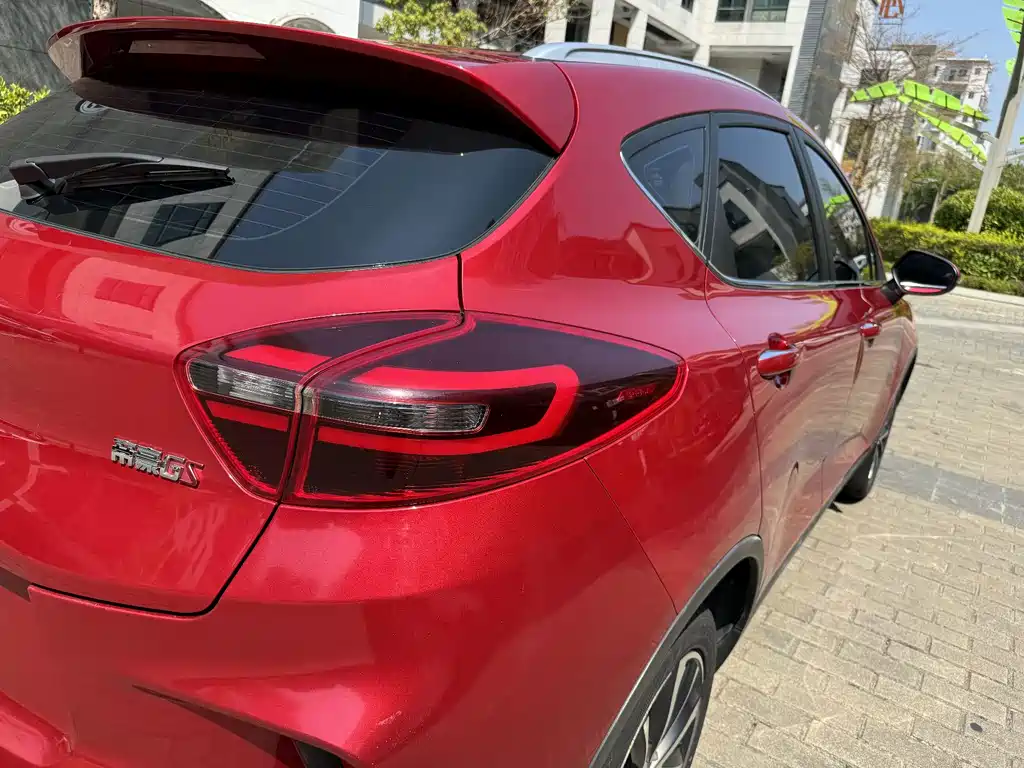 Geely Emgrand GS — миниатюра 13