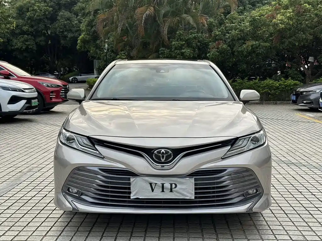 Toyota Camry — миниатюра 2