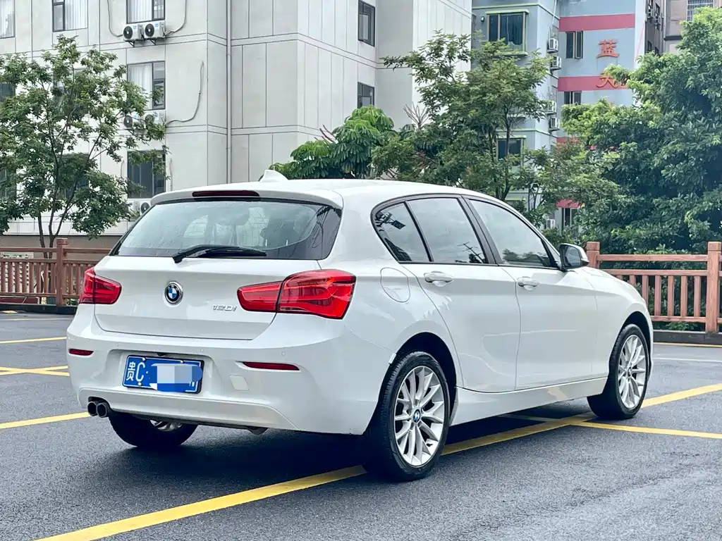 BMW 1 Series (Import) — миниатюра 4
